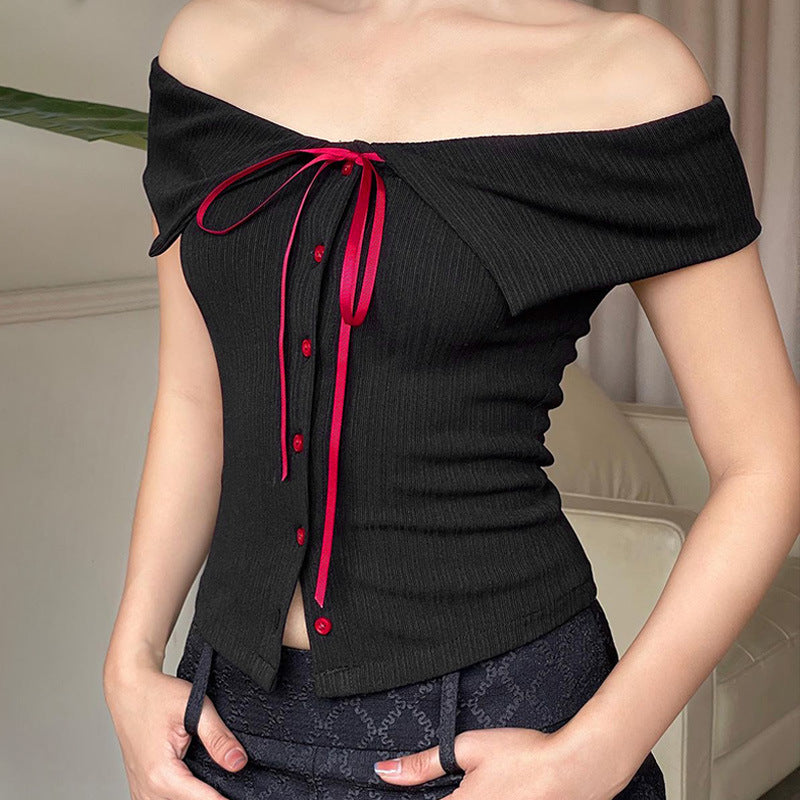 Dam Off-Shoulder Blus med kontrastknappar och midjeband Mirla-Eva Jonsson