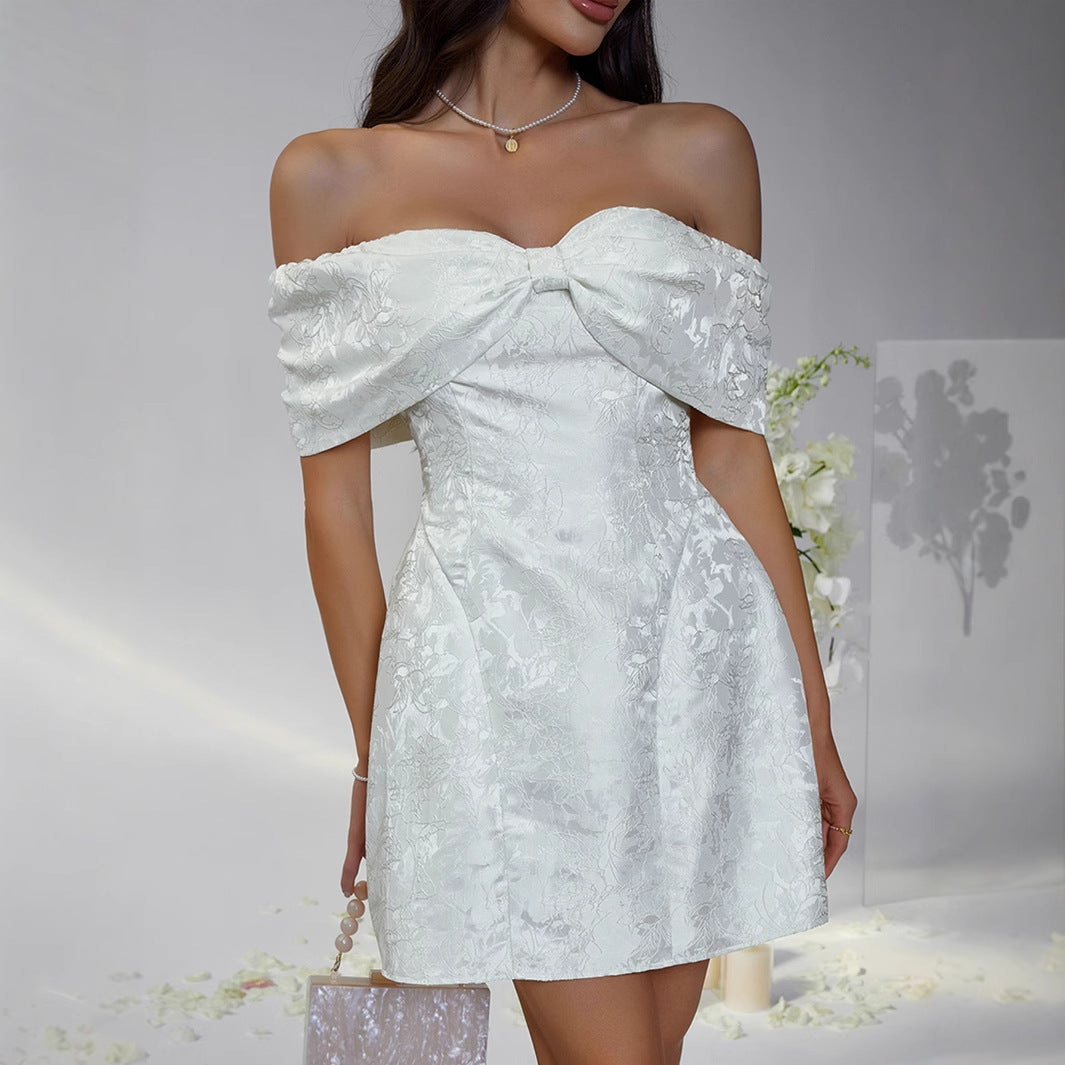 Dam Off-Shoulder Klänning med blommönster och elegant bustier Mirla-Eva Jonsson