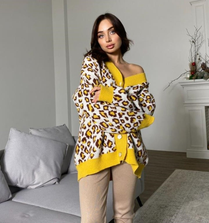 Dam Off-Shoulder Stickad tröja i trendigt leopardmönster Mirla-Eva Jonsson