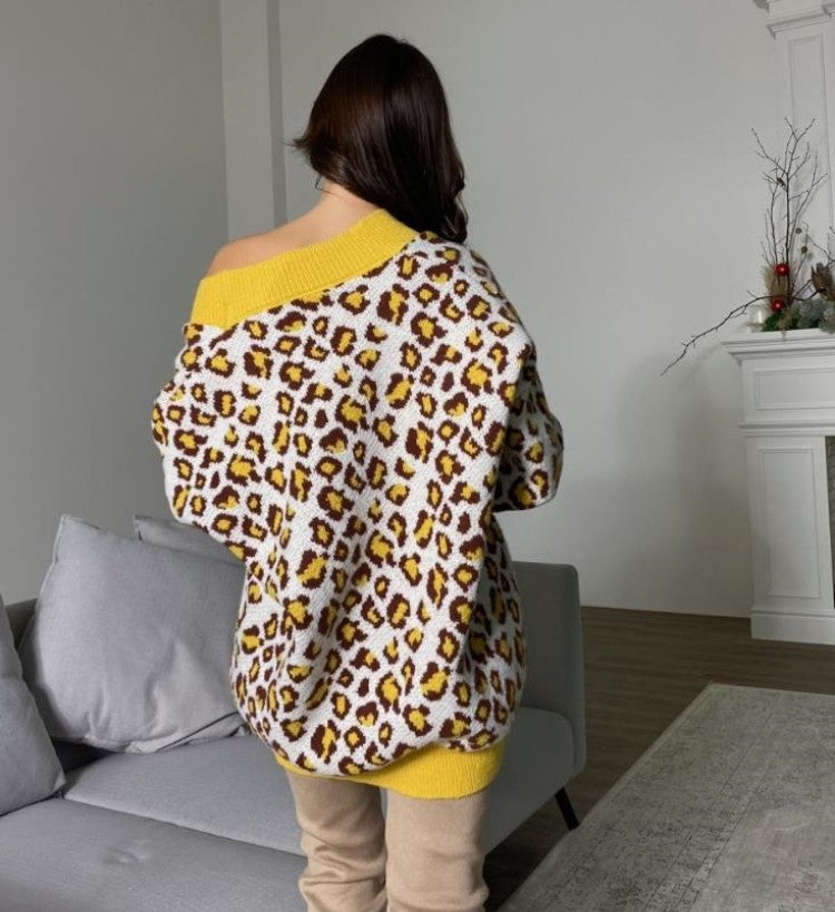 Dam Off-Shoulder Stickad tröja i trendigt leopardmönster Mirla-Eva Jonsson