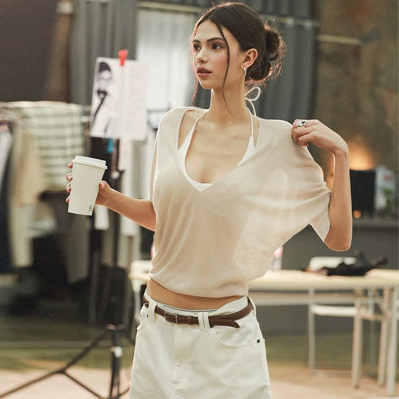 Dam Oversize T-shirt med djup V-ringning Mirla-Eva Jonsson