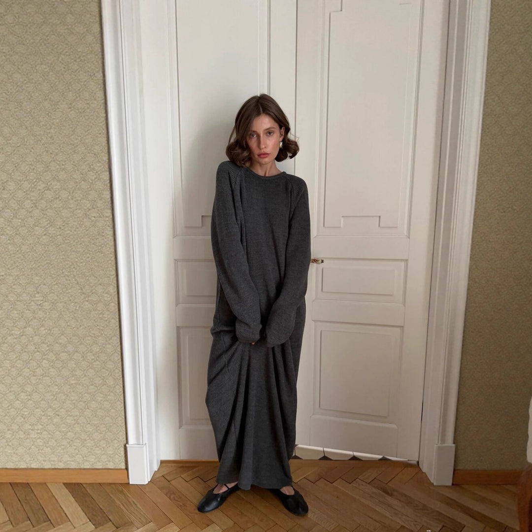 Dam Oversized Stickad Klänning med Löst Passform och Högkvalitets Material Mirla-Eva Jonsson