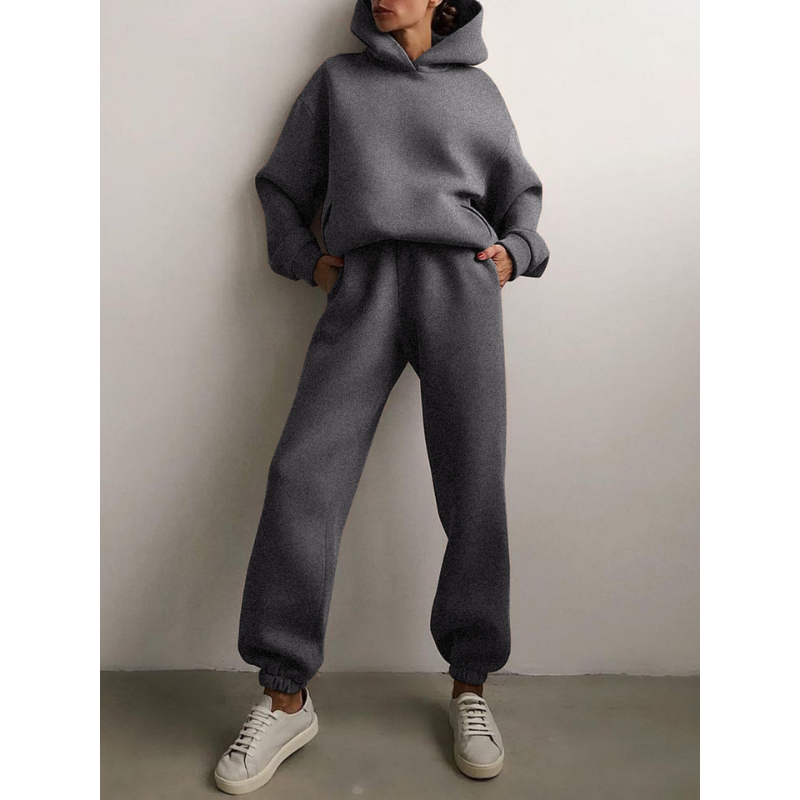 Dam Polyester Träningsoverall med Sportig Design & Avslappnad Passform | Mirla-Eva Jonsson