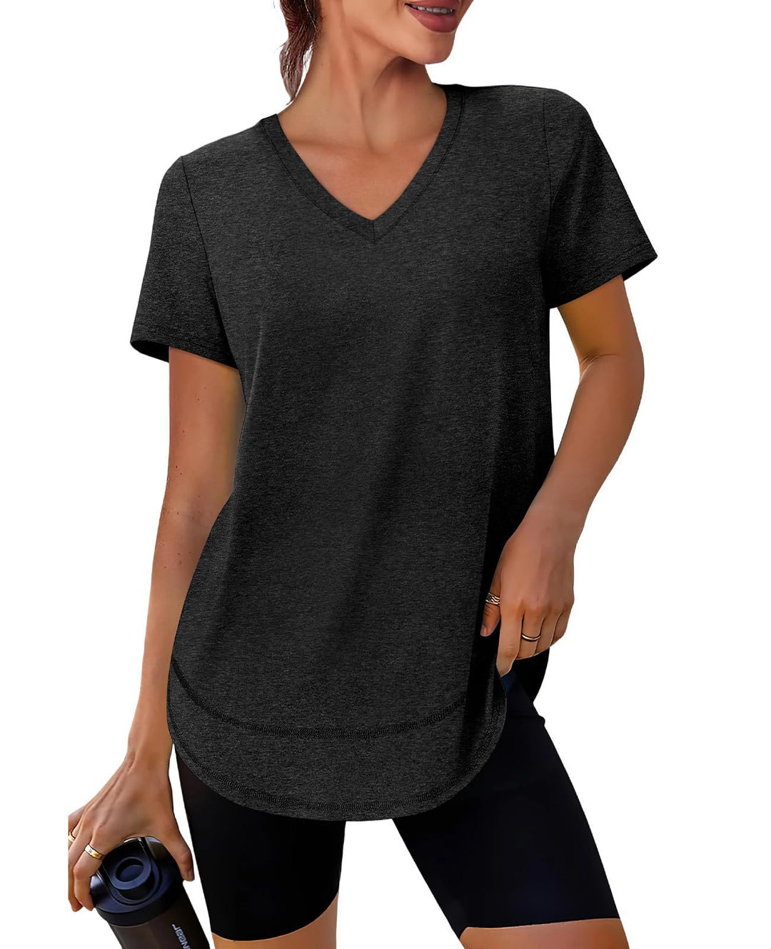 Dam Sportig V-hals T-shirt med avslappnad passform Mirla-Eva Jonsson