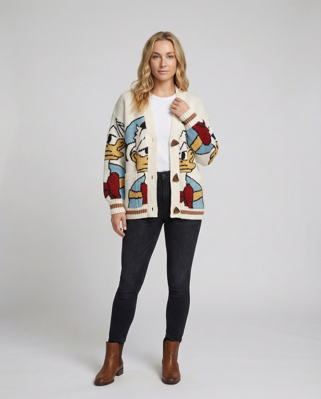 Dam Stickad Cardigan i Bomull med Broderat Disney-Motiv & Lekfull Design | Eva Jonsson-Eva Jonsson