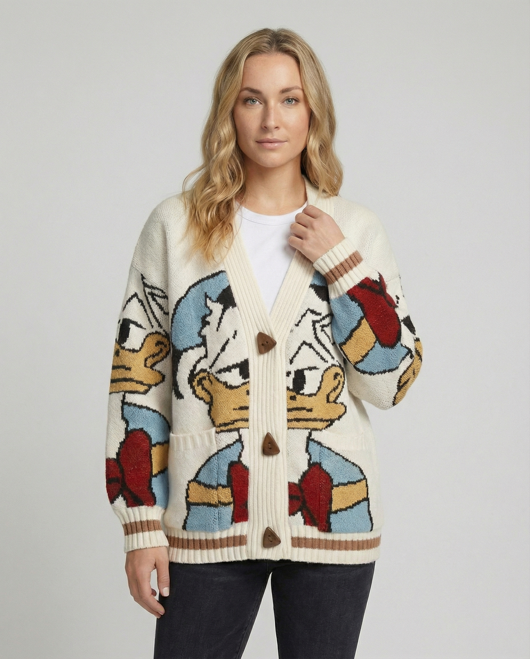 Dam Stickad Cardigan i Bomull med Broderat Disney-Motiv & Lekfull Design | Eva Jonsson-Eva Jonsson