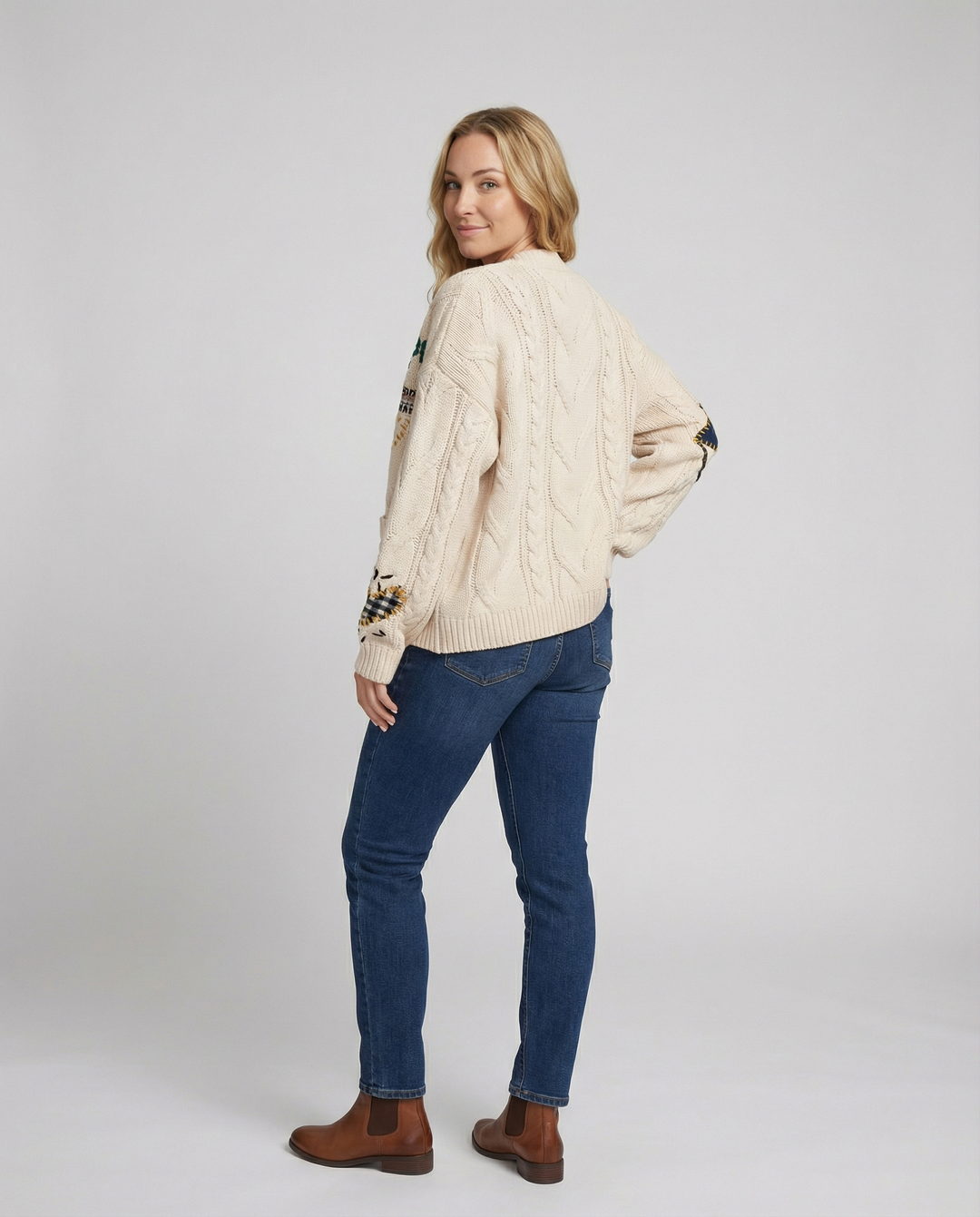 Dam Stickad Cardigan i Chunky-stil med Knäppning & Oversized Passform | Eva Jonsson-Eva Jonsson