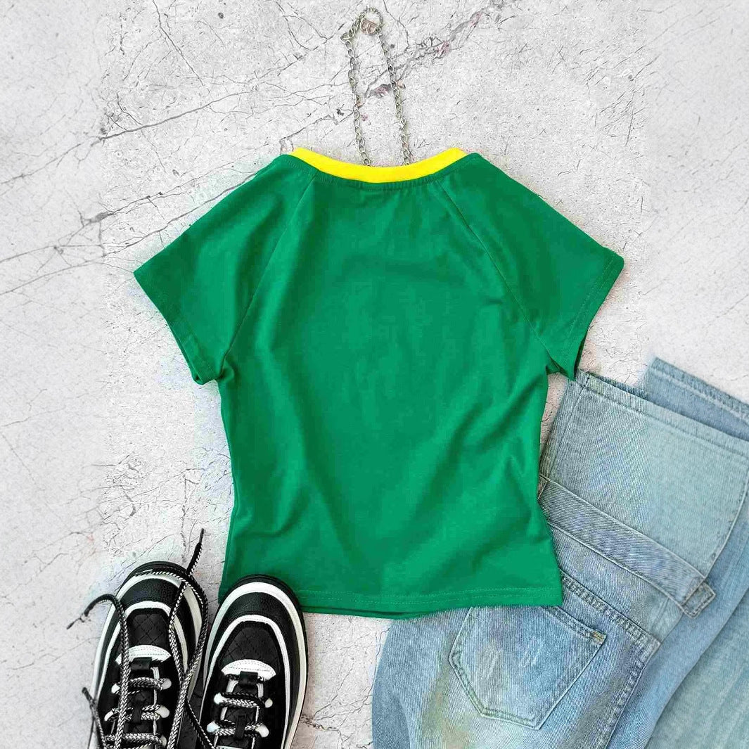 Dam T-shirt med kreativ Brasilien-design och kroppsnära snitt Mirla-Eva Jonsson