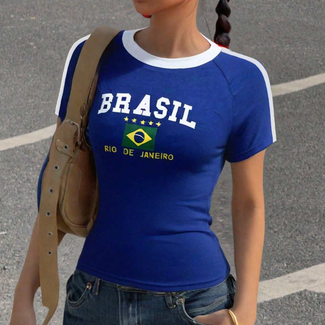 Dam T-shirt med kreativ Brasilien-design och kroppsnära snitt Mirla-Eva Jonsson
