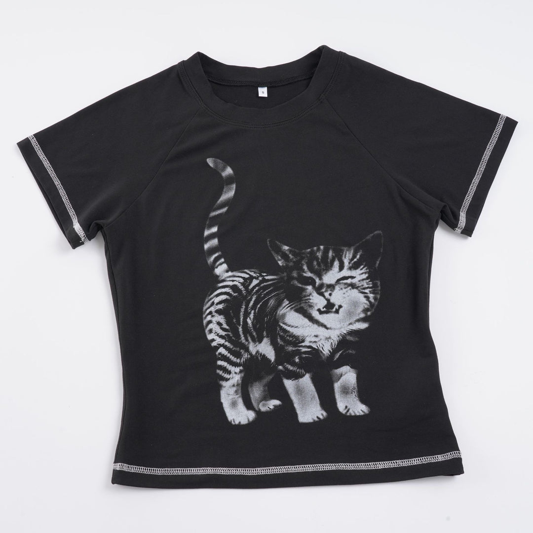 Dam T-shirt med kreativ kattmotiv Mirla-Eva Jonsson