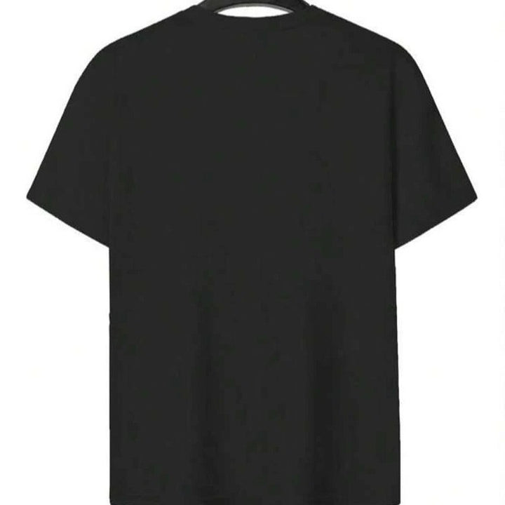 Dam T-shirt med kreativ text i modern graffiti-stil Mirla-Eva Jonsson