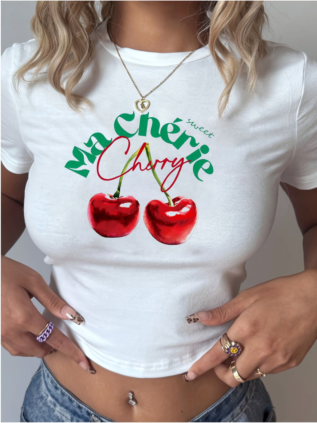 Dam T-shirt med kreativt nyckelhjärta-motiv och modern tryck Mirla-Eva Jonsson