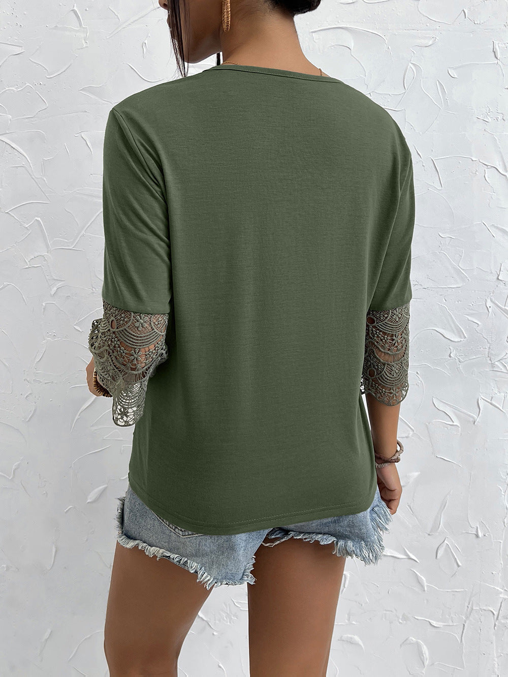 Dam T-shirt med spetsdetaljer och V-ringning Eva Jonsson-Eva Jonsson