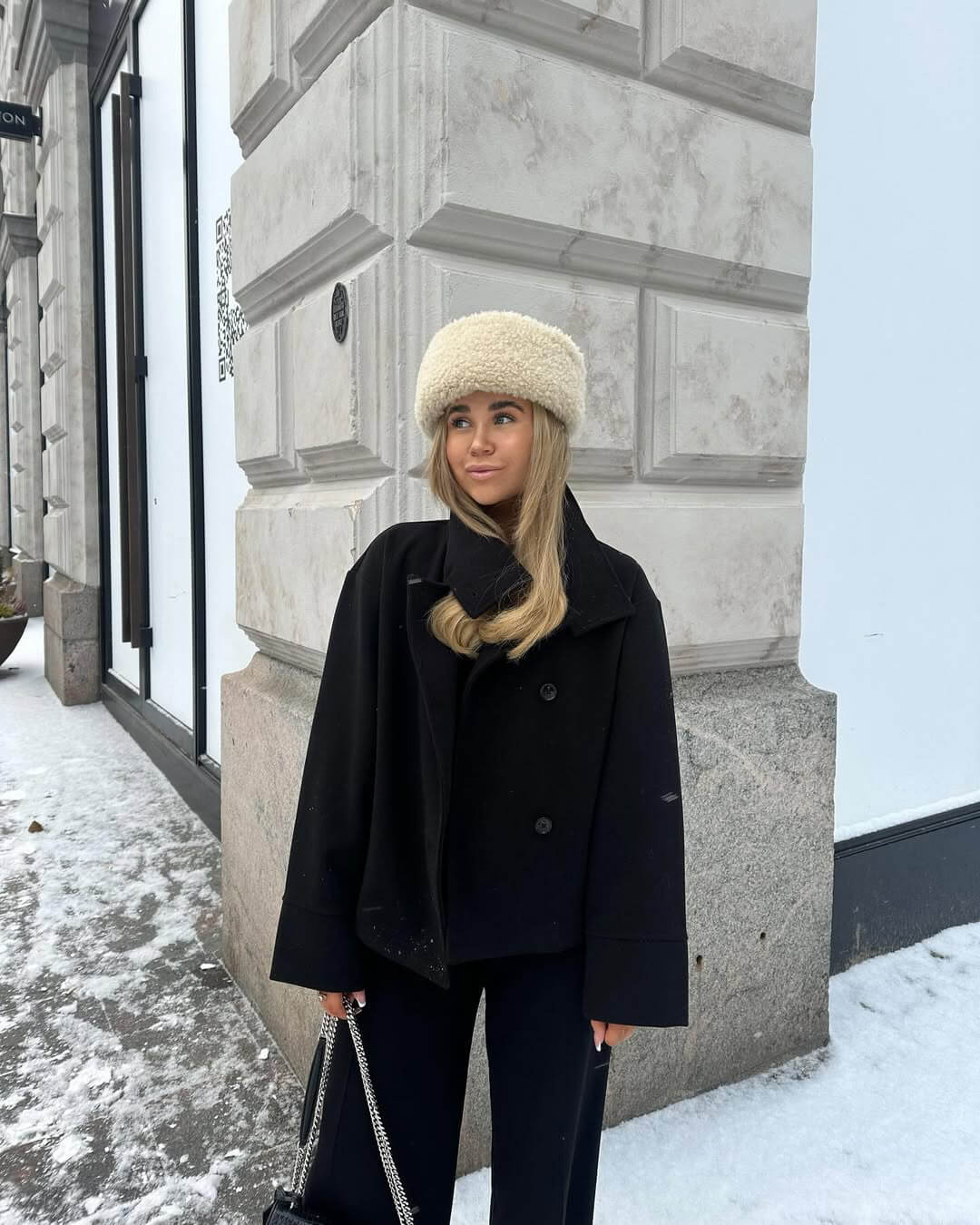 Dam Textiljacka med Ståkrage & Elegant Design | Mirla-Eva Jonsson