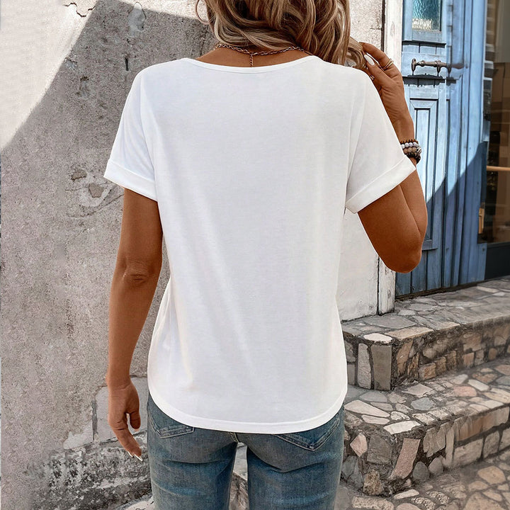 Dam V-Hals T-shirt med moderiktiga uttagsdetaljer Mirla-Eva Jonsson