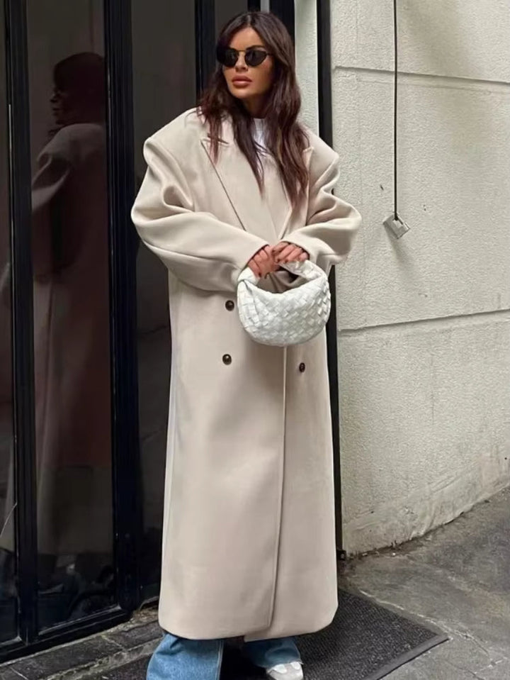 Dam Vävd Trenchcoat med Lång Design & Slagkrage | Mirla-Eva Jonsson