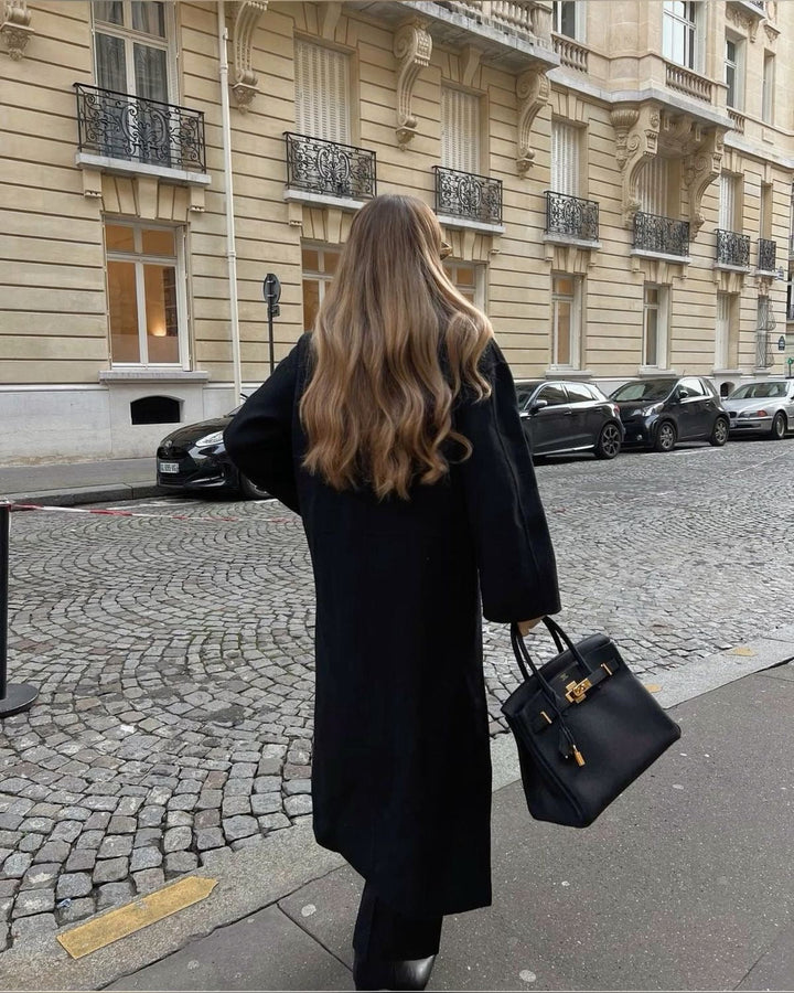 Dam Vävd Trenchcoat med Lång Design & Slagkrage | Mirla-Eva Jonsson