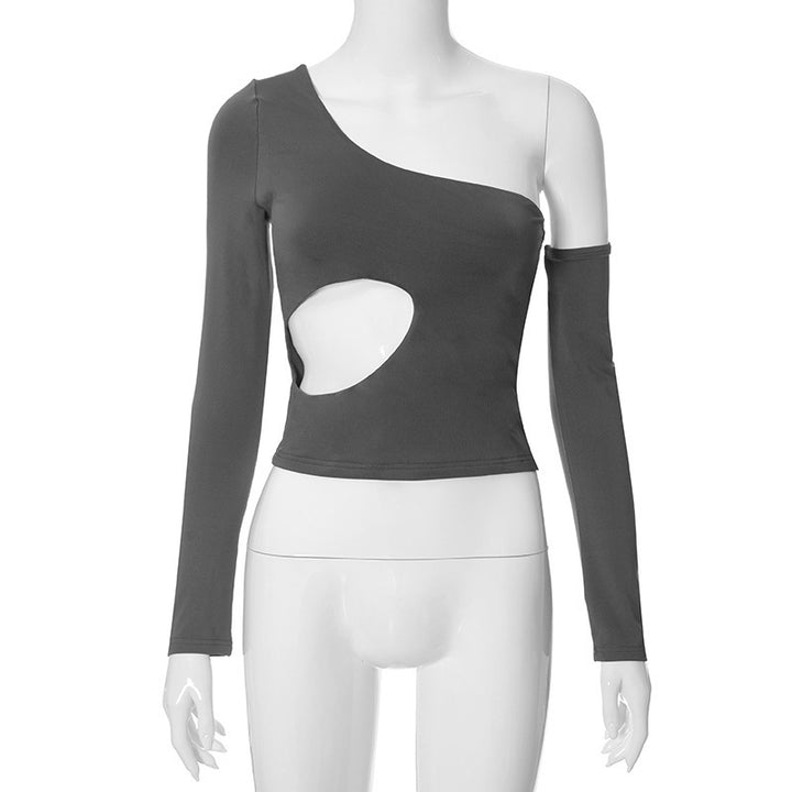 Dam asymmetrisk långärmad tröja med cut-out och innovativ design Mirla-Eva Jonsson