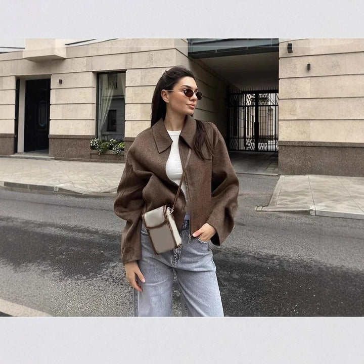 Dam avslappnad fleecejacka med hög krage och praktiska fickor Eva Jonsson-Eva Jonsson