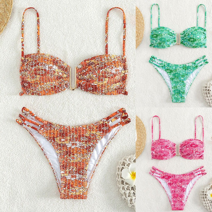 Dam bikini-set med lekfull blandning av mönster och moderna snördetaljer Mirla-Eva Jonsson