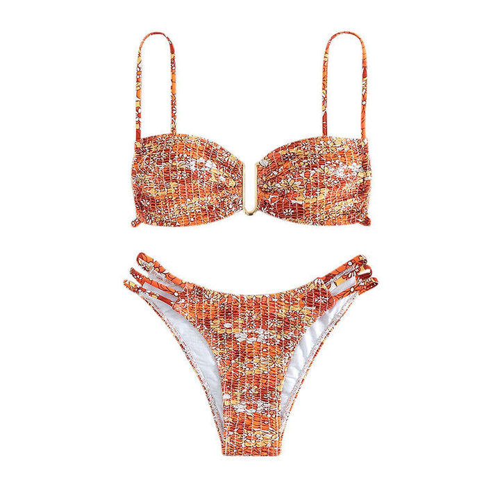 Dam bikini-set med lekfull blandning av mönster och moderna snördetaljer Mirla-Eva Jonsson