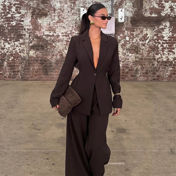 Dam blazer med djup V-halsringning och elegant silhuett Eva Jonsson-Eva Jonsson