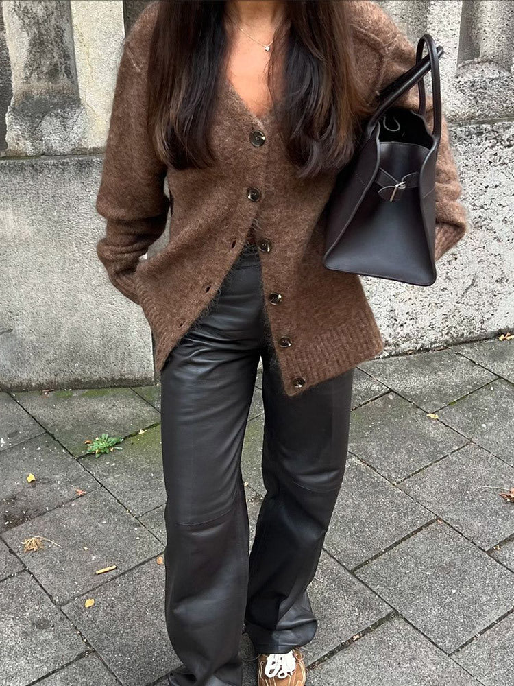 Dam cardigan av mjukt stickat tyg med knappstängning Mirla-Eva Jonsson