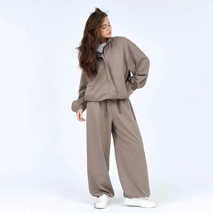 Dam casual träningsset med huva och elastiska manschetter-Eva Jonsson