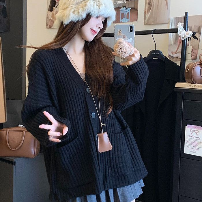 Dam chunky knit cardigan med bekväm passform och praktiska fickor Mirla-Eva Jonsson