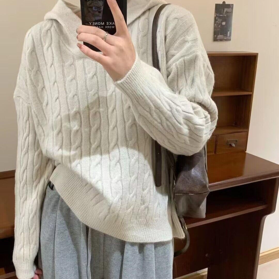 Dam chunky knit tröja med huva och texturerade ribbdetaljer Mirla-Eva Jonsson