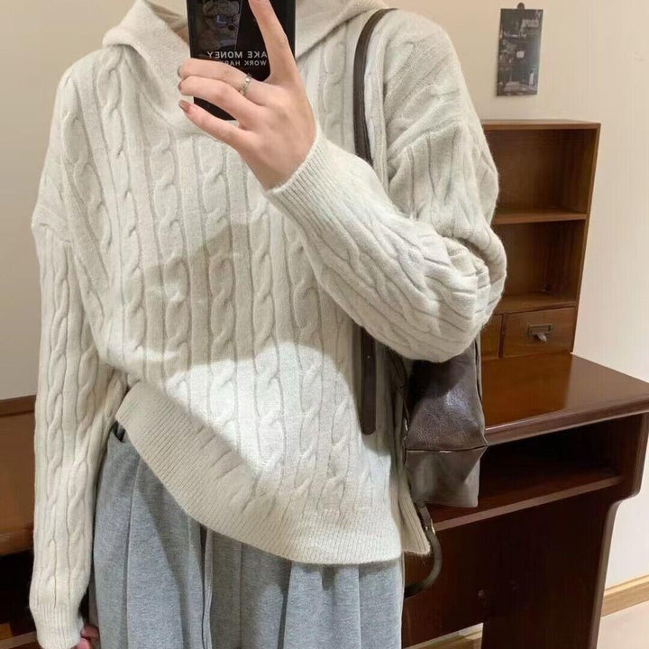 Dam chunky knit tröja med huva och texturerade ribbdetaljer Mirla-Eva Jonsson