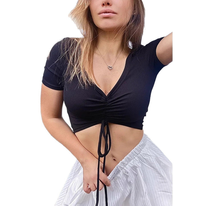 Dam crop top med modernt rynkelement och dragsko Mirla-Eva Jonsson