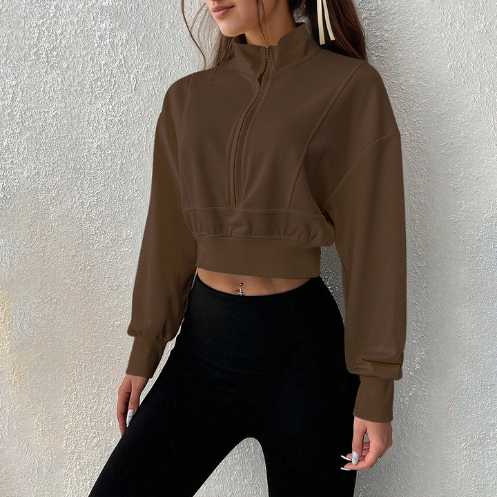 Dam cropped sweatshirt med hög krage dragkedja och gjord av mjukt material Mirla-Eva Jonsson