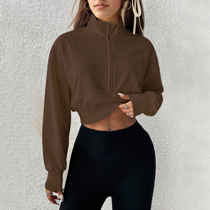 Dam cropped sweatshirt med hög krage dragkedja och gjord av mjukt material Mirla-Eva Jonsson