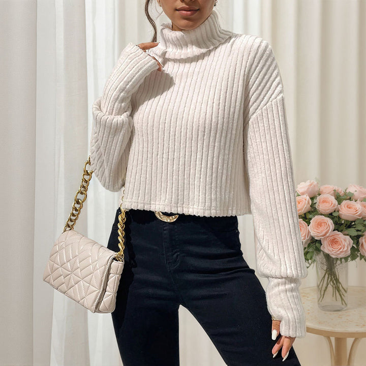 Dam cropped tröja med hög krage och fin ribbad textur Mirla-Eva Jonsson