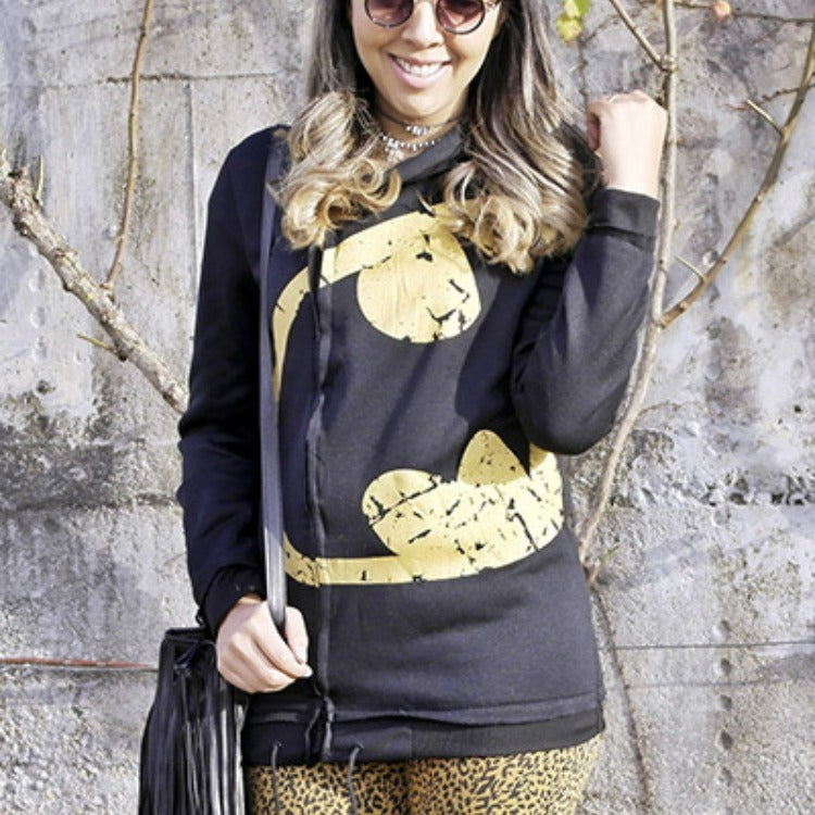 Dam damhuva med fladdermus-symbol och avslappnad skärning Eva Jonsson-Eva Jonsson