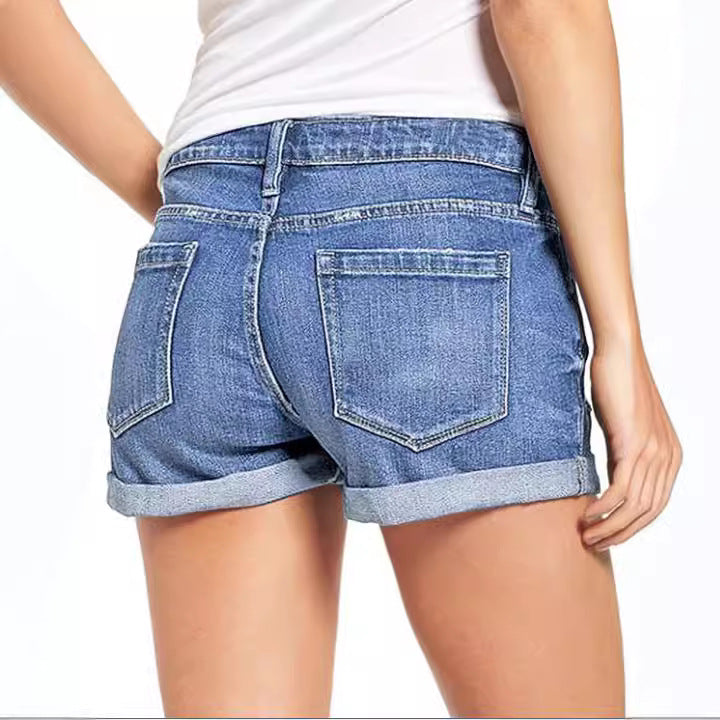Dam destroyed denim shorts in casual leisure style Mirla-Eva Jonsson