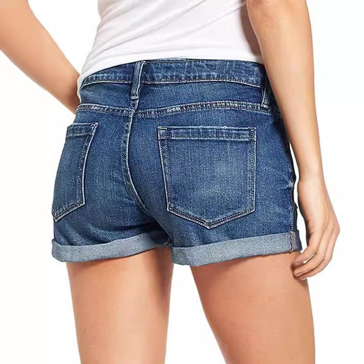 Dam destroyed denim shorts in casual leisure style Mirla-Eva Jonsson