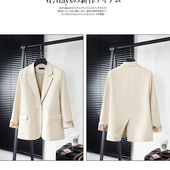 Dam elegant blazer ensemble med blommig foder Mirla-Eva Jonsson