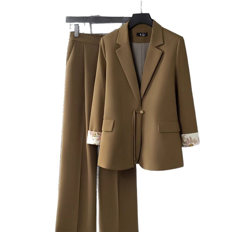 Dam elegant blazer ensemble med blommig foder Mirla-Eva Jonsson