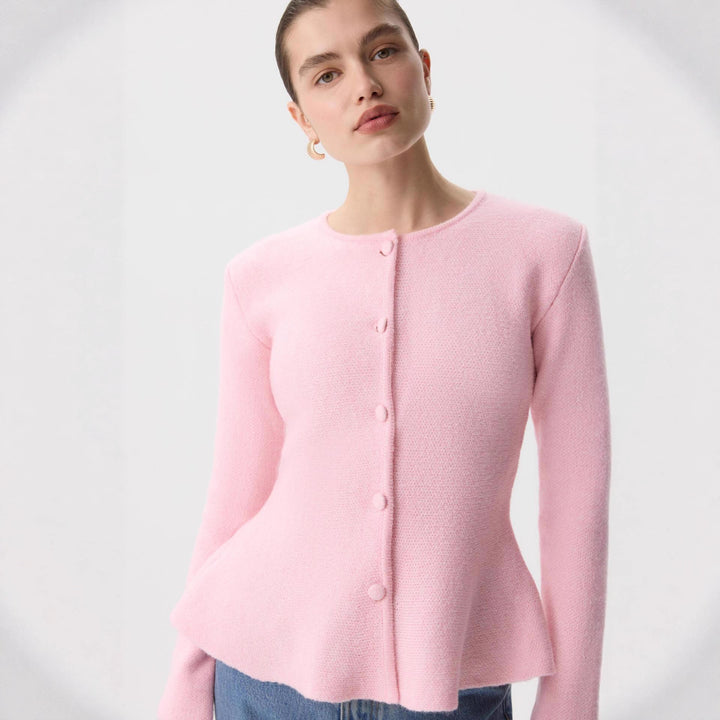 Dam elegant cardigan med texturerad design och figurnära passform Mirla-Eva Jonsson