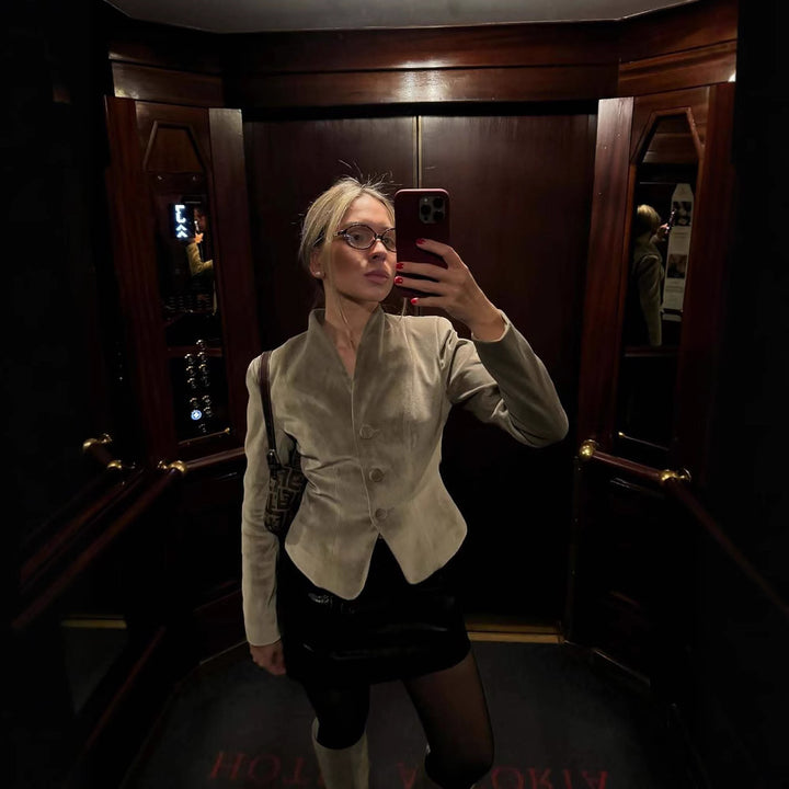 Dam elegant kavaj med dubbelknap stängning och mjuka glanseffekter Eva Jonsson-Eva Jonsson