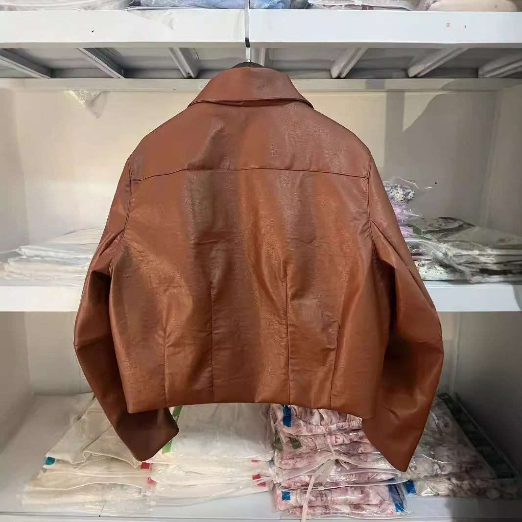 Dam elegant konstläderjacka med modern silhuett och praktiska fickor Eva Jonsson-Eva Jonsson