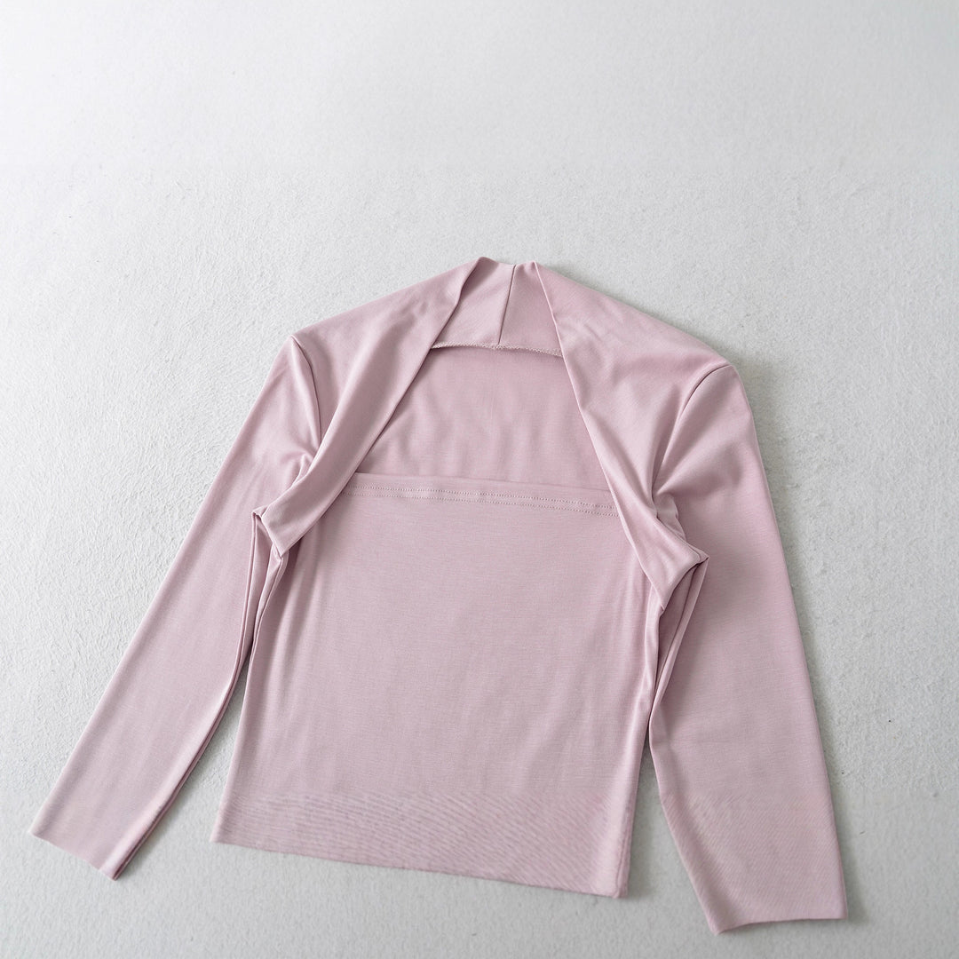 Dam elegant långärmad topp med V-ringning och svängande ärmar Eva Jonsson-Eva Jonsson