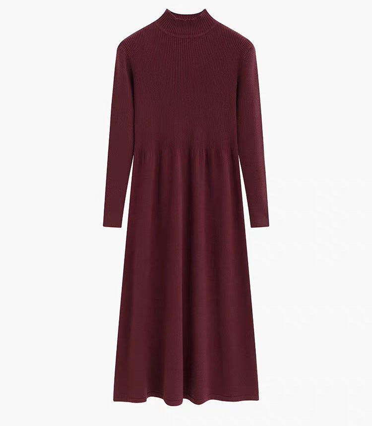 Dam elegant stickad klänning med hög krage och vid skärning Mirla-Eva Jonsson