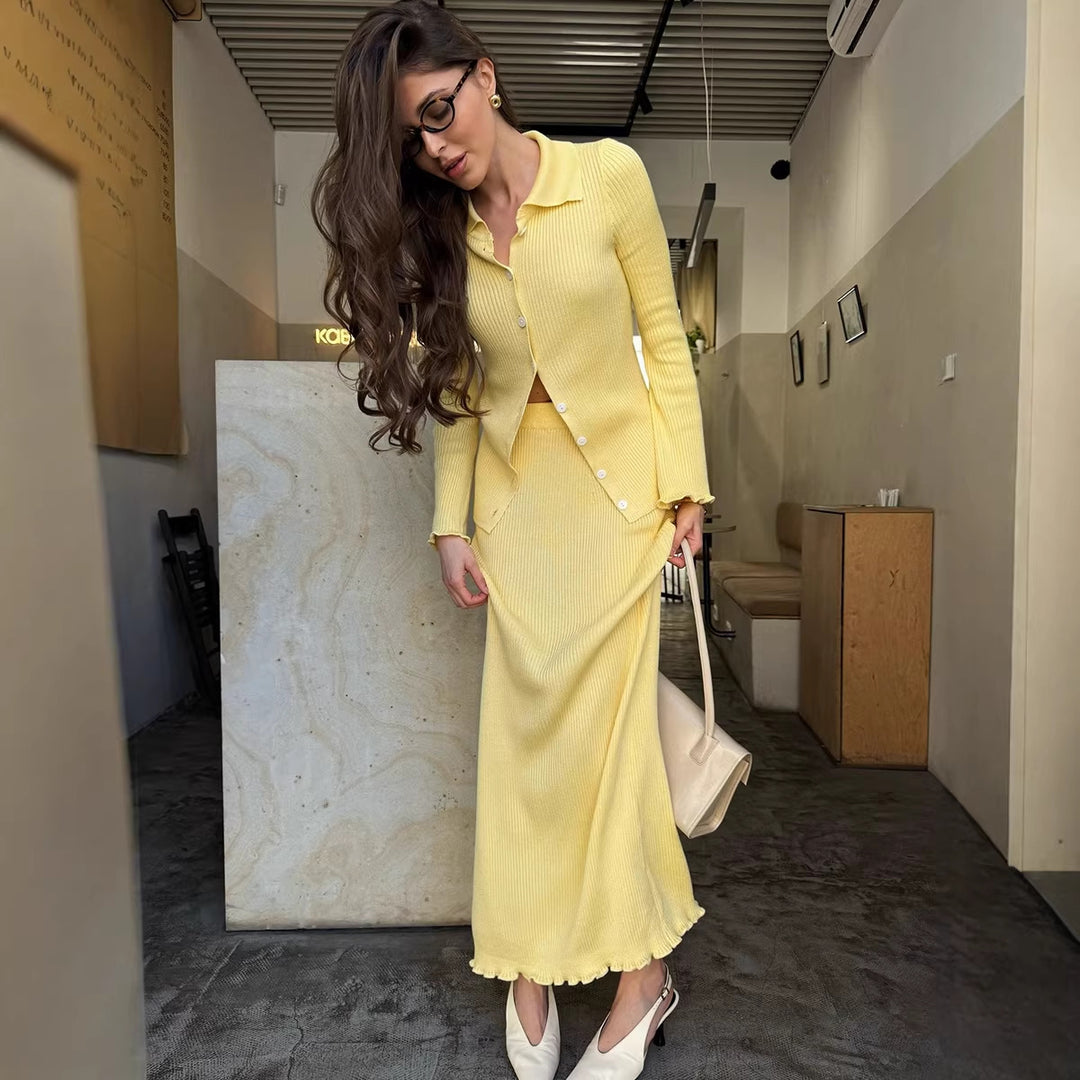 Dam elegant stickad set med knapplås och moderiktig kjol Mirla-Eva Jonsson