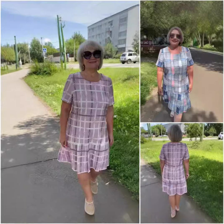 Dam fritidsklänning med lekfullt rutigt mönster och volangdetaljer Mirla-Eva Jonsson