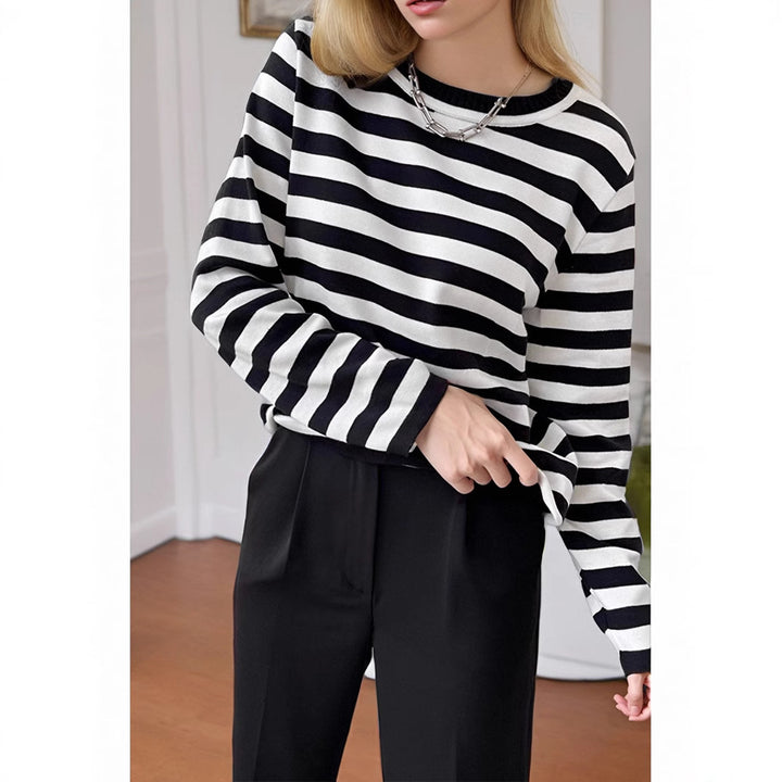 Dam gestreept långärmad tröja med rundhals och avslappnad passform Eva Jonsson-Eva Jonsson