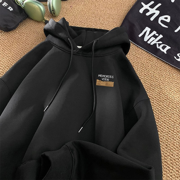 Dam hoodie med modern branding och bekväm passform Mirla-Eva Jonsson