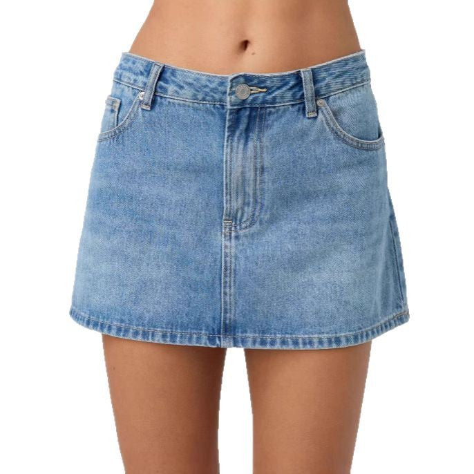 Dam kjol i denim med trendiga fickor och klassisk skärning Mirla-Eva Jonsson